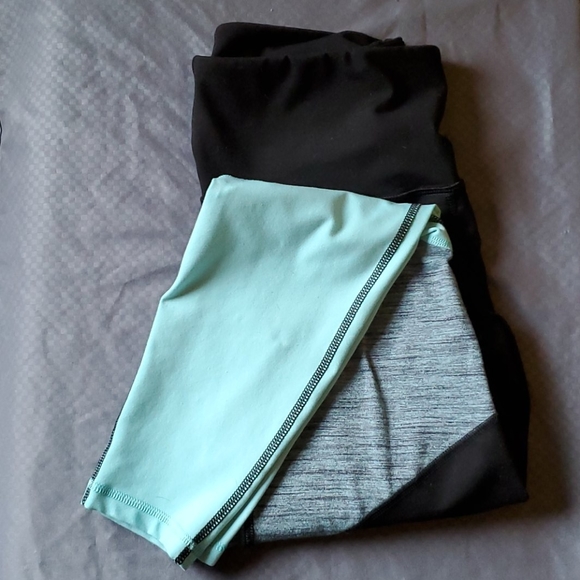 Old Navy Yoga Pants Size Large - Picture 2 of 2